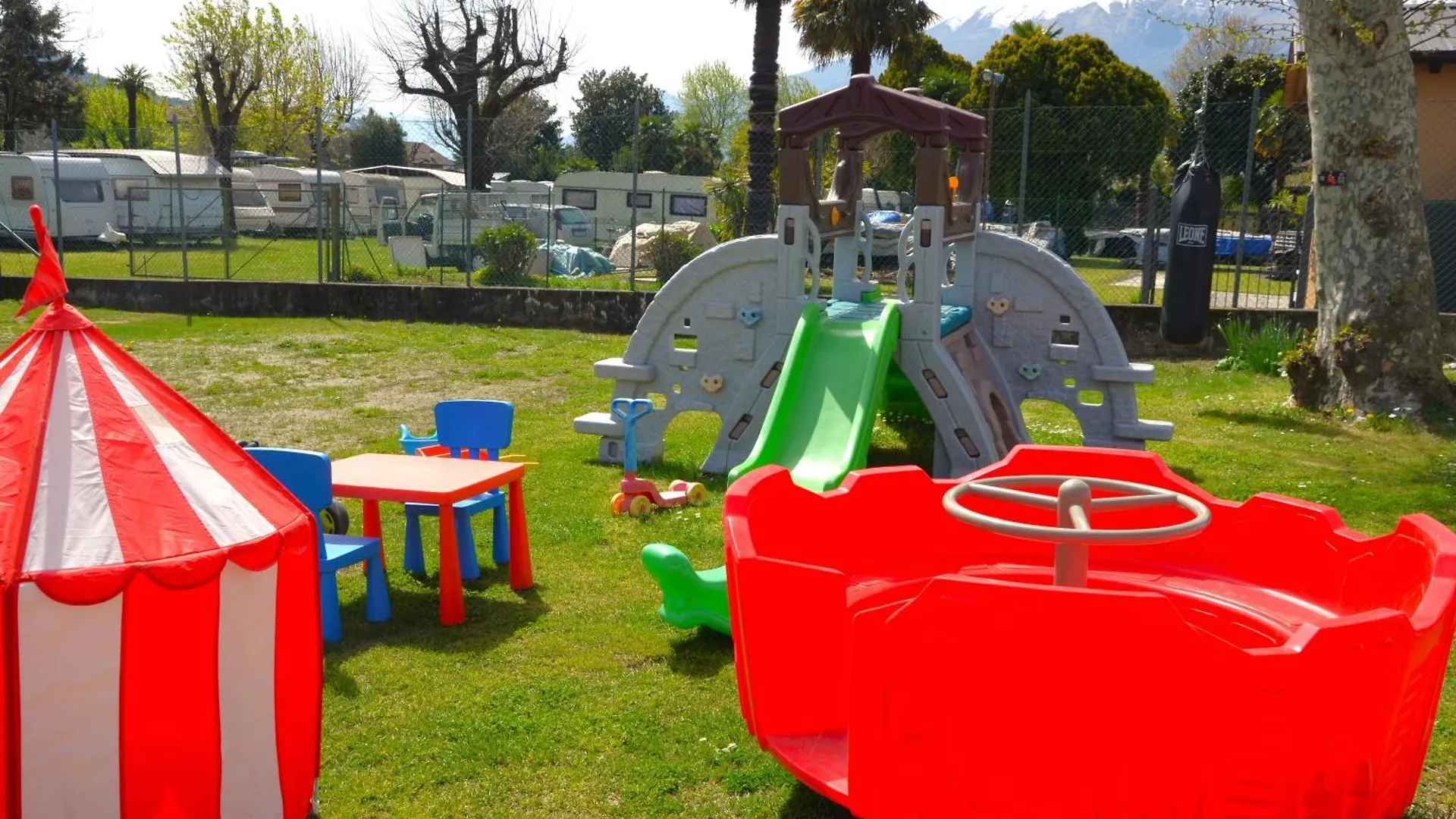 Campsite Camping Italia 90 Apartments Domaso