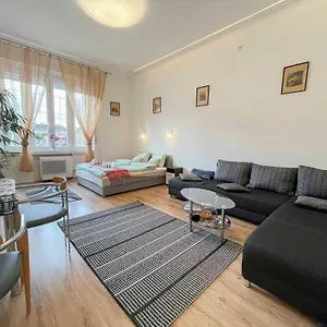 Free Garage!!! Downtown Near The New York Coffee House Appartamento Budapest