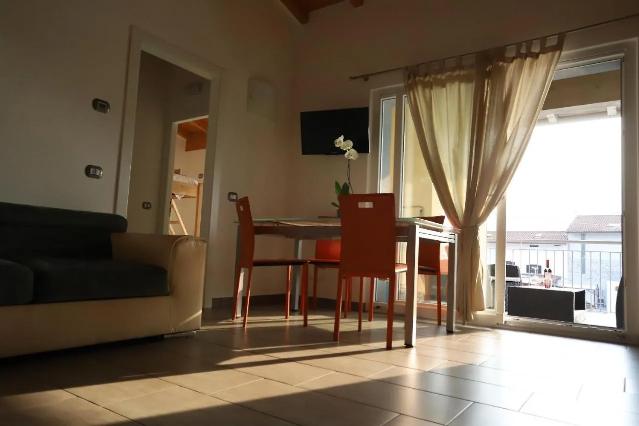 مكان تخييم Camping Italia 90 Apartments دومازو إيطاليا