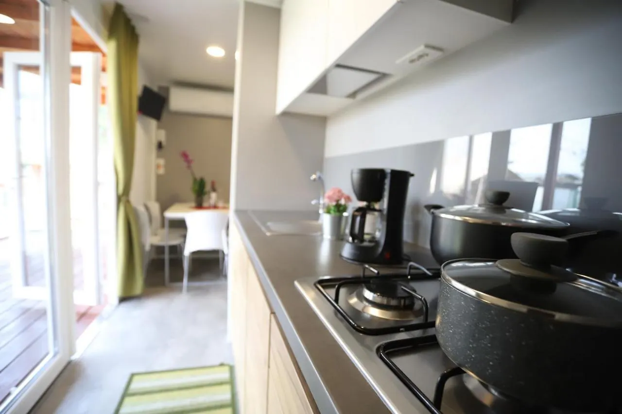 Camping Italia 90 Apartments دومازو 0*,