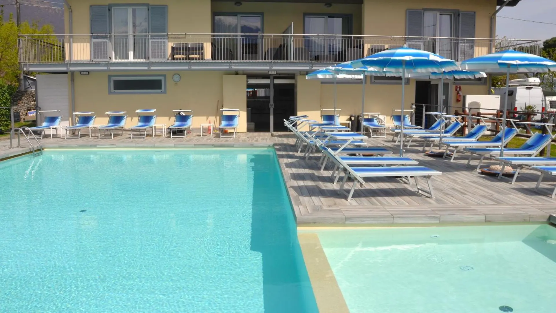 Camping Italia 90 Apartments Domaso